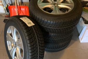 Cerchioni e pneumatici Bridgestone