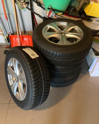 Cerchioni e pneumatici Bridgestone