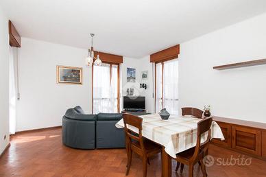 4 LOCALI A CASELLE TORINESE