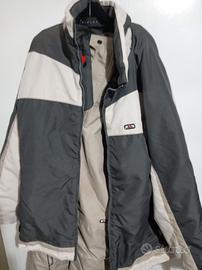 giubbino e pantaloni da neve 