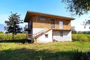 CASA INDIPENDENTE A AQUINO