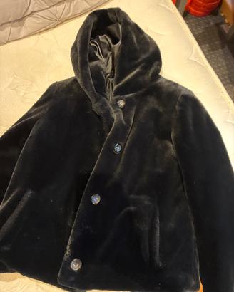 Elegante giacca da donna nera effetto pelliccia