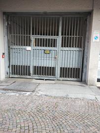 Posto auto coperto via Cipriani 12 - Bologna