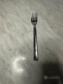 Forchette da tavola in acciaio