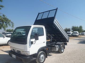Nissan Cabstar ribaltabile trilaterale