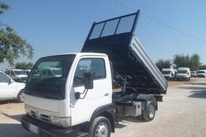 Nissan Cabstar ribaltabile trilaterale
