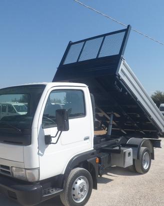 Nissan Cabstar ribaltabile trilaterale