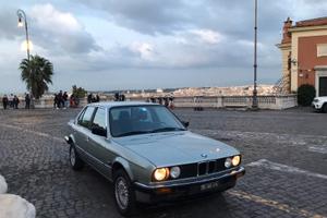 BMW 320i  e30 