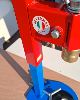 tappatrice tappi corona