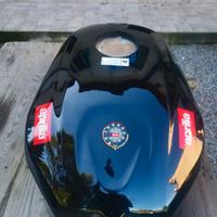 aprilia rsv 1000 
