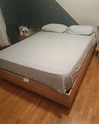 Letto matrimoniale contenitore - 100 €