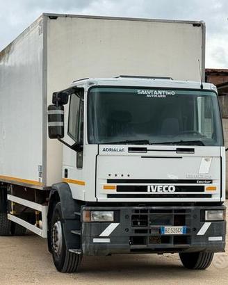 Iveco Eurocargo 180e28 furgone isotermico e sponda