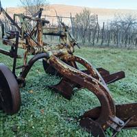 Aratro Borgatti bivomere 