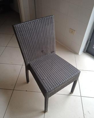 Sedia da esterno impilabile