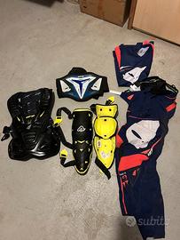 Vestiti e protezioni moto cross