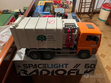 Camion rifiuti bruder