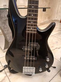 basso ibanez piu amplicatore