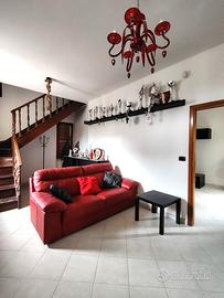 Casa indipendente con corte privata