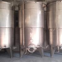 Vasche in acciaio per cantina e pigiadiraspatrice