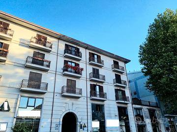 Appartamento di 4 vani e 2 wc, con garage di mq 26