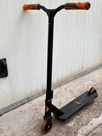 MONOPATTINO FREESTYLE SLAMM V8