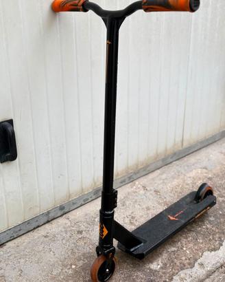 MONOPATTINO FREESTYLE SLAMM V8