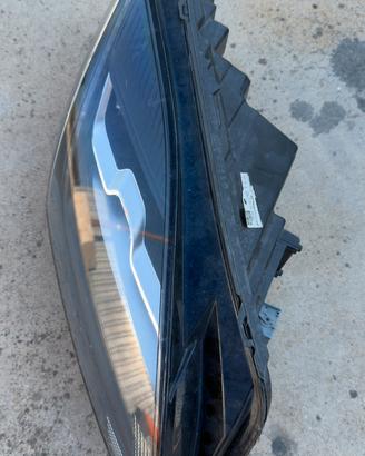 Faro anterio destra jaguar e-pace anno 2021