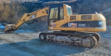 Cat 320C anno 2002 ore 12000