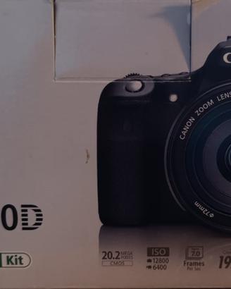 Canon EOS 70D con obiettivo originale