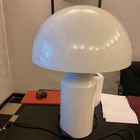 LAMPADA DA TAVOLO "OLUCE ATOLLO"