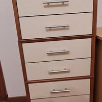 cassettiera 4 cassettoni  e 3 comodini 