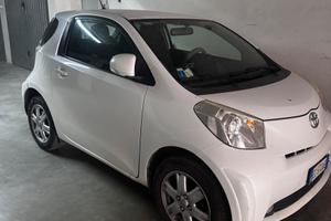 Toyota iq