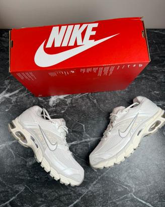 Nike air max moto 2k 44