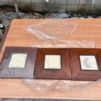 Set di quadri etnici in legno e ceramica