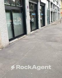 NEGOZIO CON TRE VETRINE E DOPPIO INGRESSO