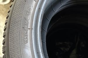 Treno di gomme termiche usate Audi a1 sportback