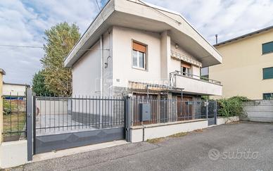 GORLA MINORE - VILLA INDIPENDENTE CON GIARDINO PRI