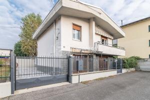 GORLA MINORE - VILLA INDIPENDENTE CON GIARDINO PRI