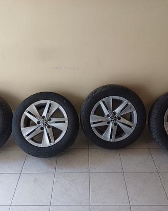 4 gomme + Cerchi originali VW