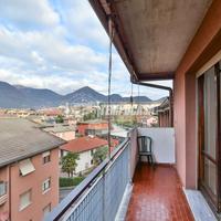 TRILOCALE CENTRO ERBA CON BOX DOPPIO!