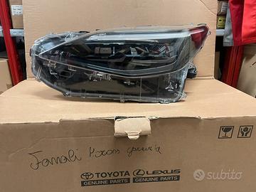 Faro anteriore sinistro YARIS CROSS  81150-0DP51