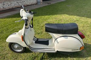 Vespa PX125E