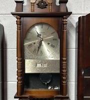 VARI MODELLI DI OROLOGIO A PENDOLO