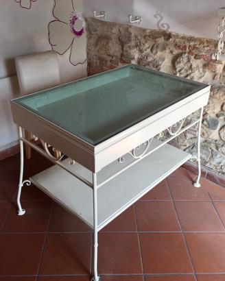 Arredamento shabby in ferro battuto