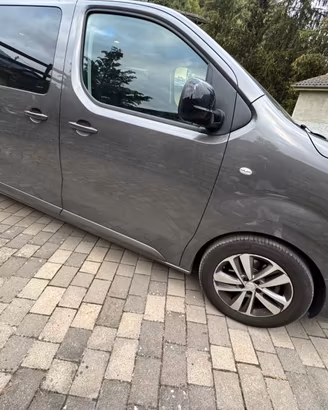 Peugeot Traveller 2.0 BlueHDi 140 Active 8 posti