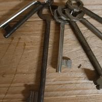 chiavi vintage lunghe e a scheletro