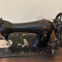 Antica macchina da cucire