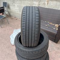 4 pneumatici Pirelli Pzero 225/40/R 18