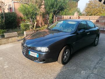 autovettura 156