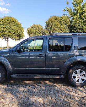 Nissan Pathfinder 2.5 gancio traino 